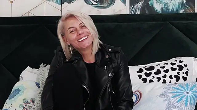 tanyagrey online show from April 24, 2026, 5:43 am