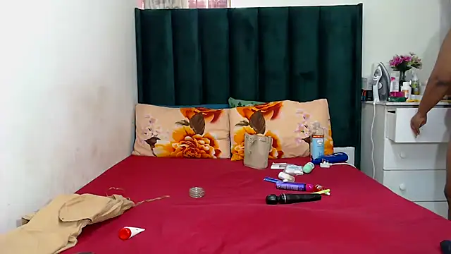 GaggingQueenxx online show from December 3, 2025, 11:08 am