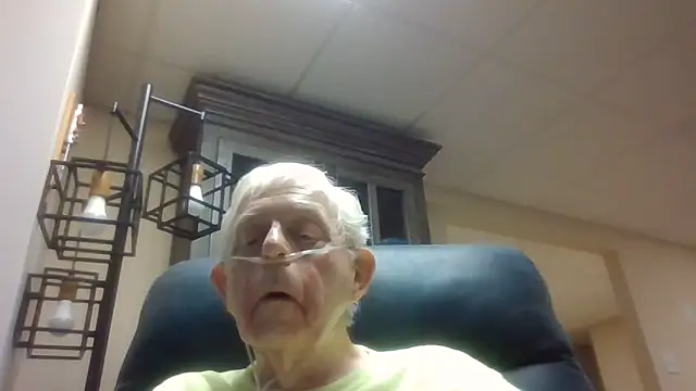 Snapshot of bootlegmanz chatting on June 14, 2026, 5:59 pm bootlegmanz online show from June 14, 2026, 5:59 pm