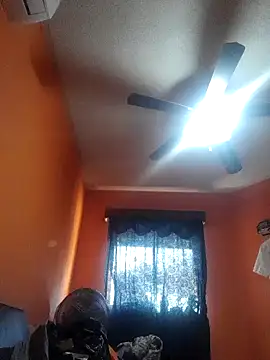 miicheele32 online show from January 4, 2025, 8:16 pm