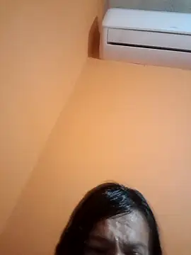 miicheele32 online show from February 9, 2025, 7:16 am