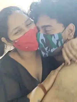 Snapshot of IND_COUPLE1 chatting on December 8, 2024, 12:08 pm IND COUPLE1 online show from December 8, 2024, 12:08 pm