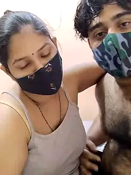 Snapshot of IND_COUPLE1 chatting on January 10, 2025, 5:15 am IND COUPLE1 online show from January 10, 2025, 5:15 am