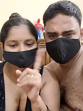 Snapshot of IND_COUPLE1 chatting on March 6, 2025, 8:05 pm IND COUPLE1 online show from March 6, 2025, 8:05 pm