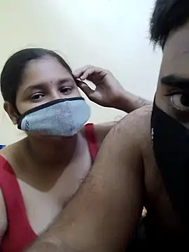 Snapshot of IND_COUPLE1 chatting on April 16, 2026, 10:16 am IND COUPLE1 online show from April 16, 2026, 10:16 am