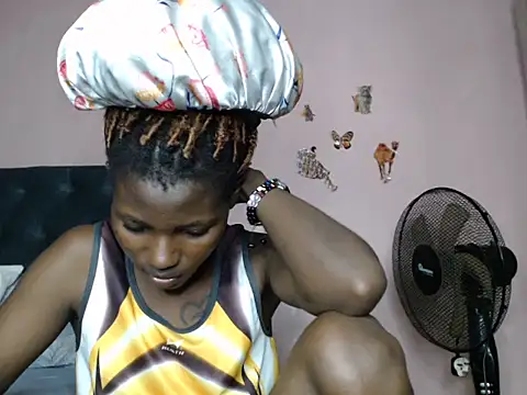 TrishaKalid online show from March 11, 2025, 6:52 pm