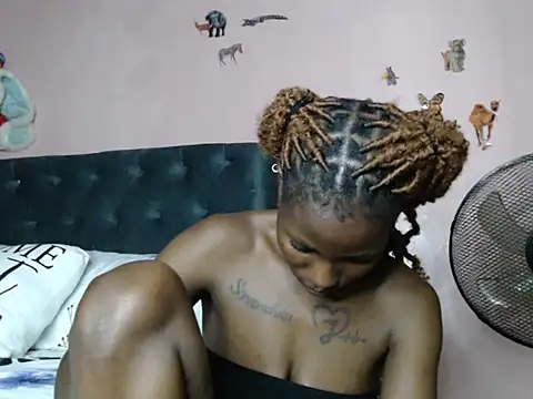 TrishaKalid online show from March 15, 2025, 9:49 pm