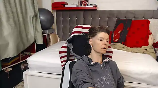kellyterapy online show from May 15, 2026, 11:12 pm