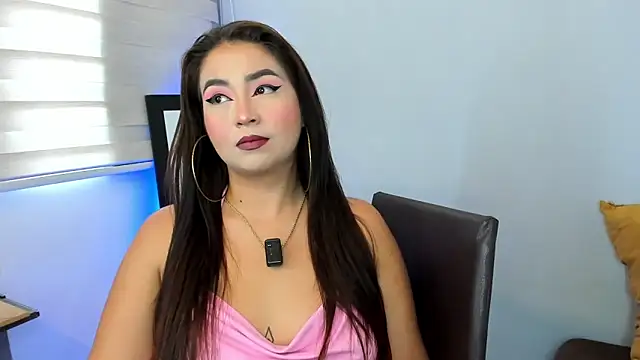 LiahDiaz online show from April 17, 2026, 2:20 pm