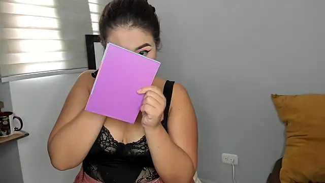 LiahDiaz online show from April 21, 2026, 12:22 pm