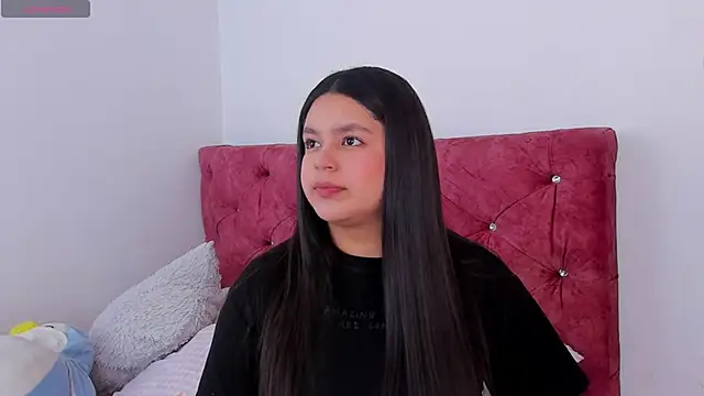 skyhotgirll online show from April 25, 2026, 6:38 pm