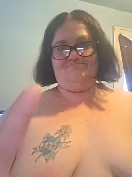 Snapshot of mcv131985 chatting on January 12, 2025, 11:15 pm mcv131985 online show from January 12, 2025, 11:15 pm