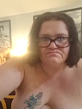 Snapshot of mcv131985 chatting on January 14, 2025, 5:40 am mcv131985 online show from January 14, 2025, 5:40 am