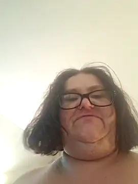 Snapshot of mcv131985 chatting on January 15, 2025, 3:11 am mcv131985 online show from January 15, 2025, 3:11 am