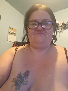 Snapshot of mcv131985 chatting on February 11, 2025, 1:31 am mcv131985 online show from February 11, 2025, 1:31 am