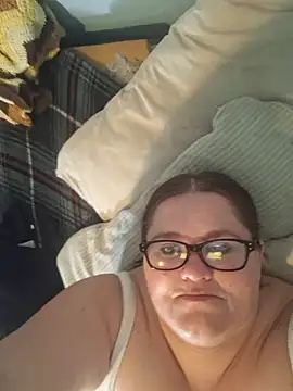 Snapshot of mcv131985 chatting on February 12, 2025, 6:40 pm mcv131985 online show from February 12, 2025, 6:40 pm