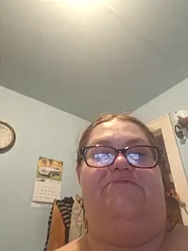 Snapshot of mcv131985 chatting on February 27, 2025, 3:36 am mcv131985 online show from February 27, 2025, 3:36 am