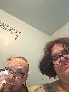 Snapshot of mcv131985 chatting on March 12, 2025, 5:13 am mcv131985 online show from March 12, 2025, 5:13 am