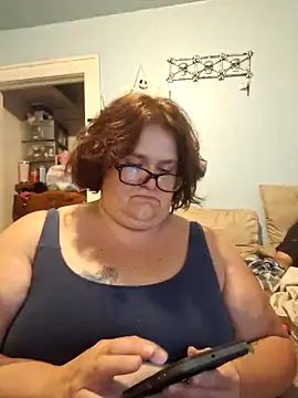 Snapshot of mcv131985 chatting on September 15, 2025, 3:28 am mcv131985 online show from September 15, 2025, 3:28 am