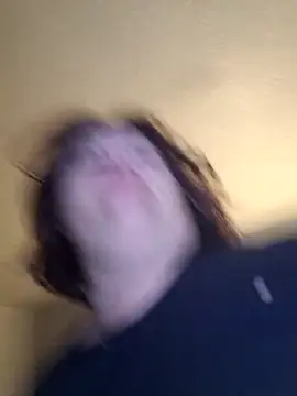 Snapshot of mcv131985 chatting on November 5, 2025, 4:34 am mcv131985 online show from November 5, 2025, 4:34 am