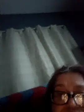 Snapshot of mcv131985 chatting on February 7, 2026, 7:45 am mcv131985 online show from February 7, 2026, 7:45 am