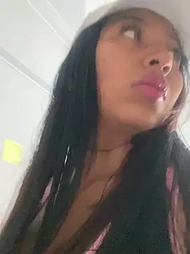 luisa16xxx online show from February 26, 2025, 9:05 pm