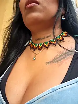 luisa16xxx online show from November 11, 2025, 7:25 pm