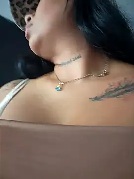 luisa16xxx online show from November 17, 2025, 7:19 pm