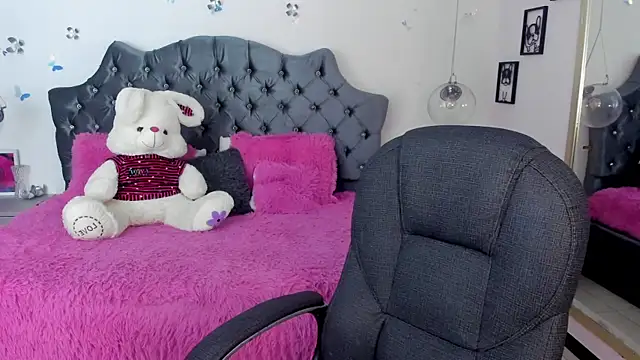  Antonnela  online show from February 27, 2025, 1:38 pm