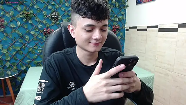 Waturox online show from February 22, 2025, 7:03 pm