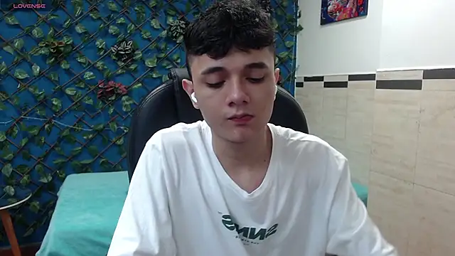 Waturox online show from February 27, 2025, 7:04 pm