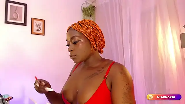 MiaKnox online show from December 26, 2024, 10:37 am