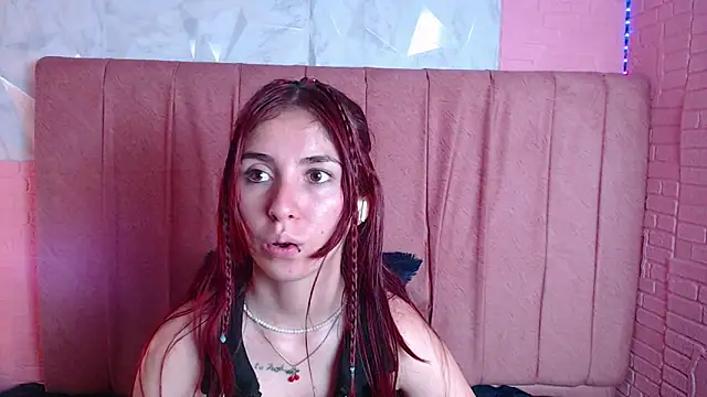 mildre303av online show from November 17, 2025, 10:37 pm