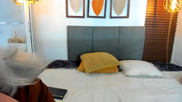 Scarleth swann online show from December 3, 2025, 11:19 am