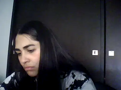 Charlotte cute18 online show from December 13, 2024, 6:27 pm