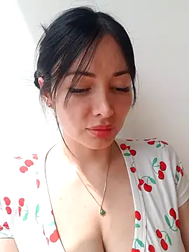 Snapshot of _monicab chatting on February 8, 2025, 4:47 pm monicab online show from February 8, 2025, 4:47 pm