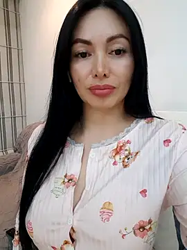 Snapshot of _monicab chatting on June 11, 2026, 2:53 am monicab online show from June 11, 2026, 2:53 am