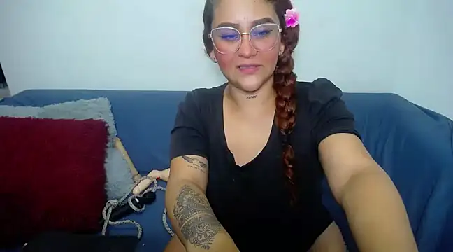 loly bigbooty4u online show from February 14, 2025, 5:19 am