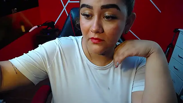 loly bigbooty4u online show from November 23, 2025, 6:13 am