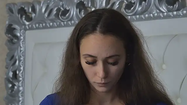 AliceMunro online show from September 19, 2025, 7:25 pm