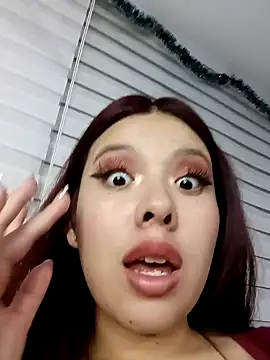 MarielQueenx online show from December 8, 2024, 6:43 am