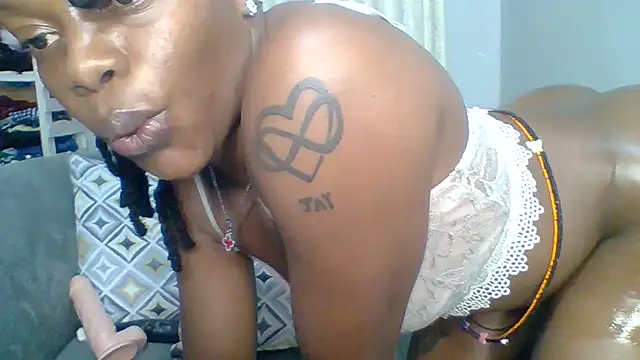 Petite 254 online show from November 28, 2025, 12:46 am