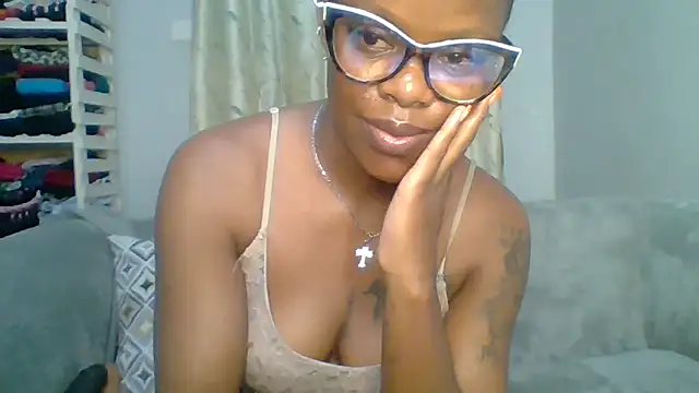 Petite 254 online show from April 21, 2026, 12:23 am