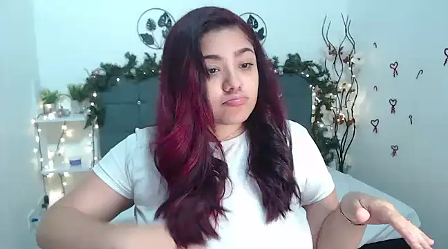 KathyGonzalez online show from December 22, 2024, 3:33 pm