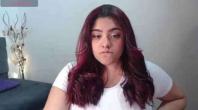 KathyGonzalez online show from February 18, 2025, 4:37 pm