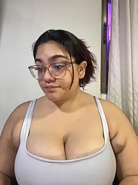 KathyGonzalez online show from September 30, 2025, 11:15 am