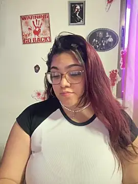 KathyGonzalez online show from October 6, 2025, 7:33 pm