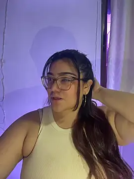 KathyGonzalez online show from December 3, 2025, 9:46 pm