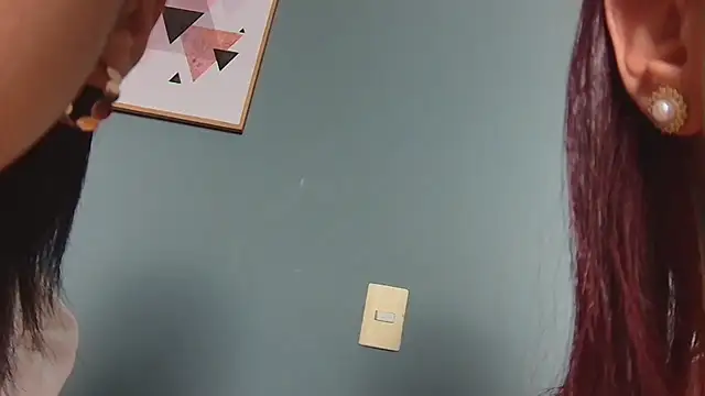 strawberrymia68 online show from March 19, 2025, 1:07 pm