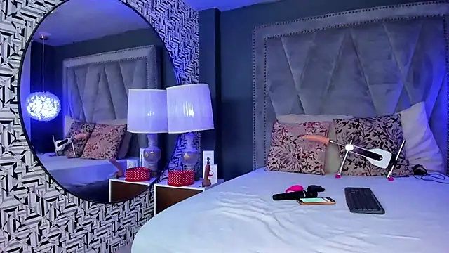 Hotsamantamature online show from March 5, 2025, 7:38 pm